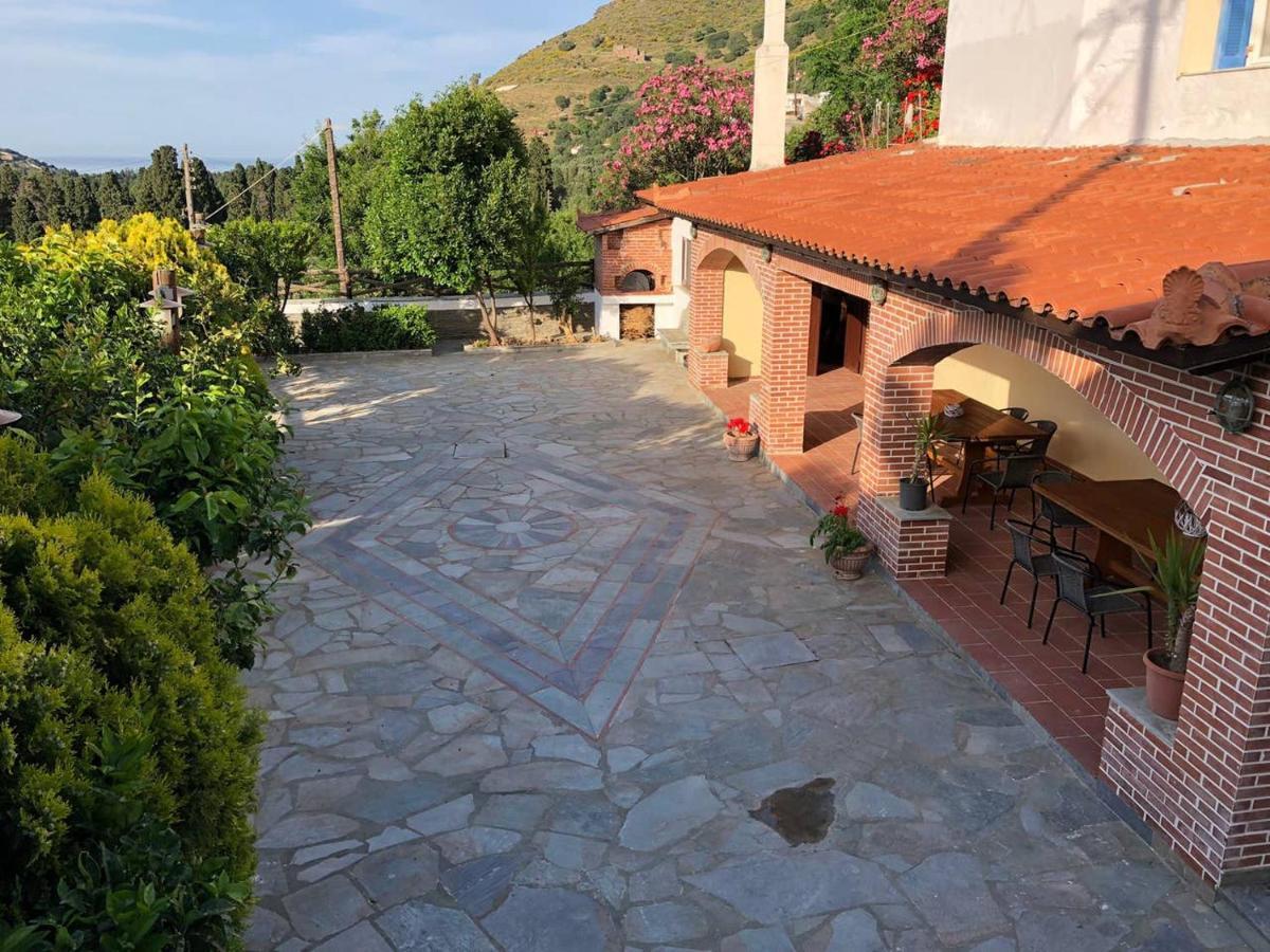 Chill Out Studio In The Leafy Livadia Village Exterior photo